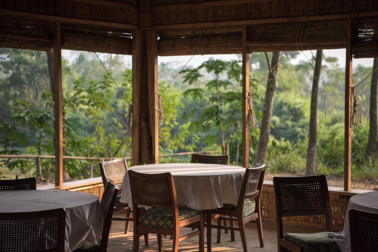 Tiger Tops Tharu Lodge Chitwan Luaran gambar