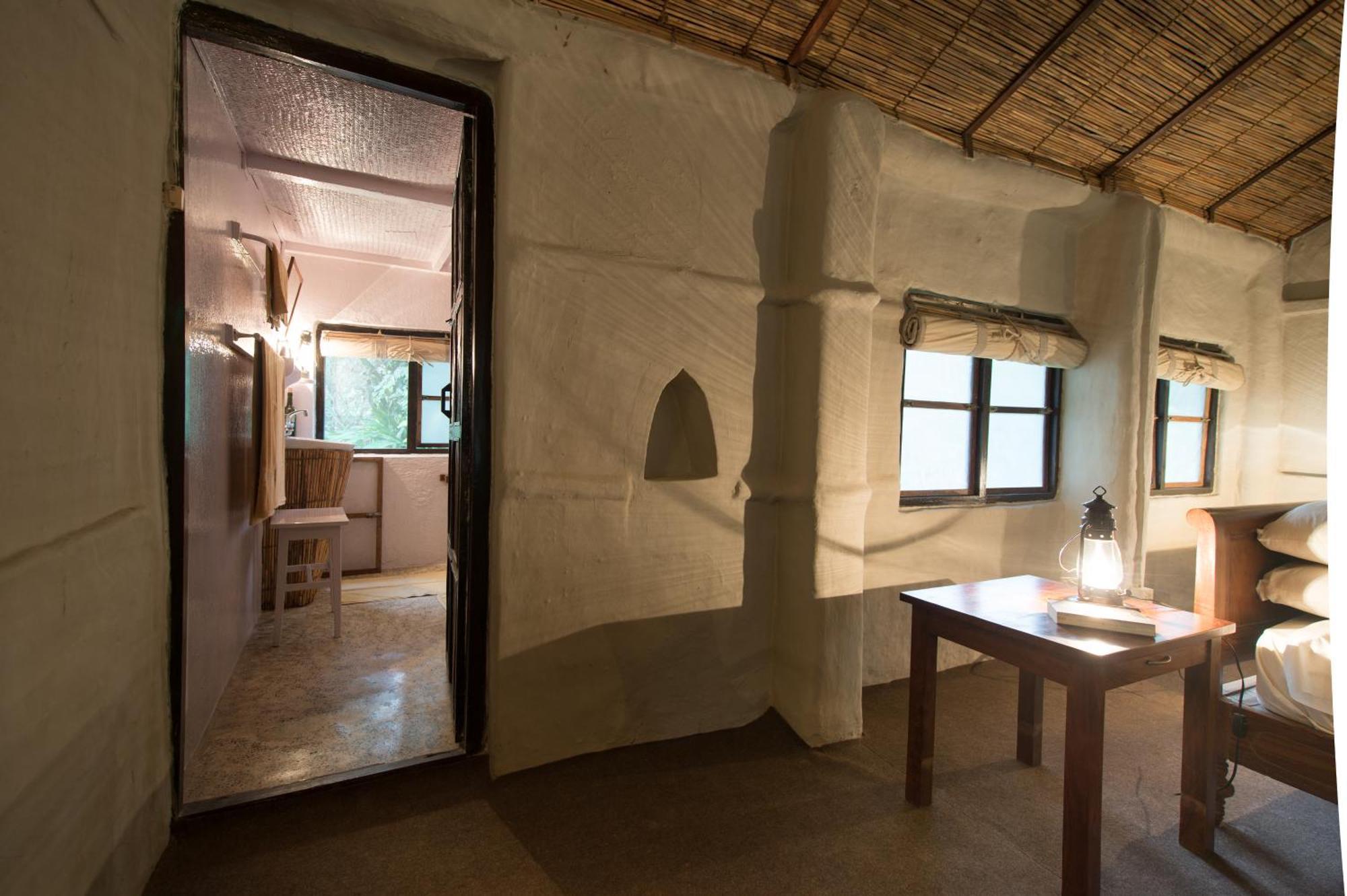 Tiger Tops Tharu Lodge Chitwan Luaran gambar