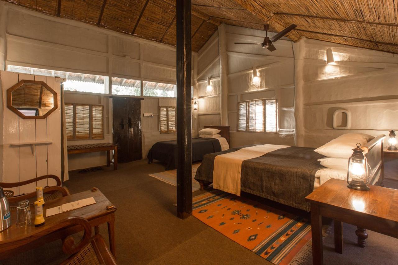 Tiger Tops Tharu Lodge Chitwan Luaran gambar