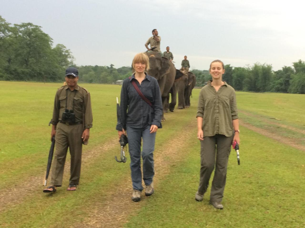 Tiger Tops Tharu Lodge Chitwan Luaran gambar