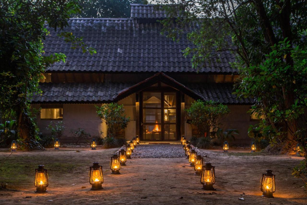 Tiger Tops Tharu Lodge Chitwan Luaran gambar